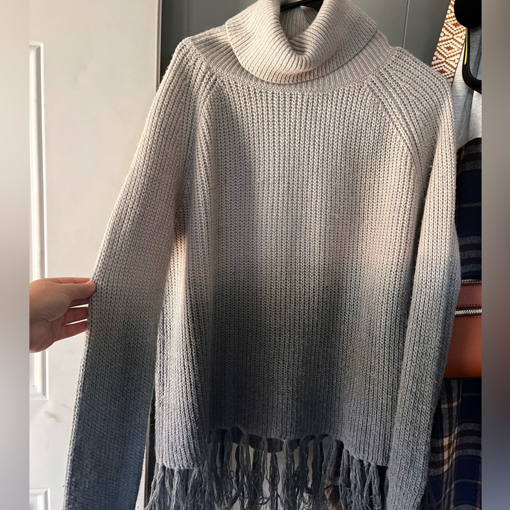 ENTRO Gray Ombre and Fringe Sweater